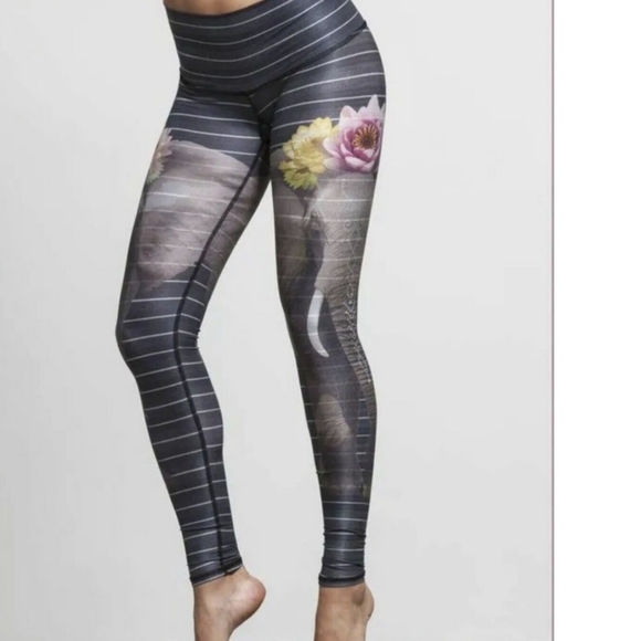 STUNNING TEEKI UNICORN AND ELEPHANT LEGGINGS - Picture 9 of 10